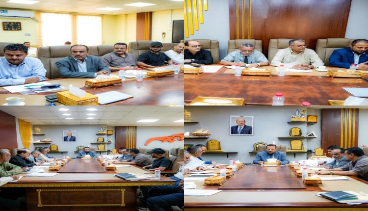 اجتماع لمديري المديريات ومؤسسة المياه والصرف الصحي لمناقشة إشكاليات طفح مياه الصرف الصحي والمعالجات اللازمة