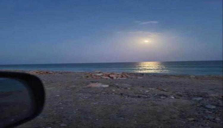 اغتيال مواطن أمام كورنيش الشحر وهروب الجناة