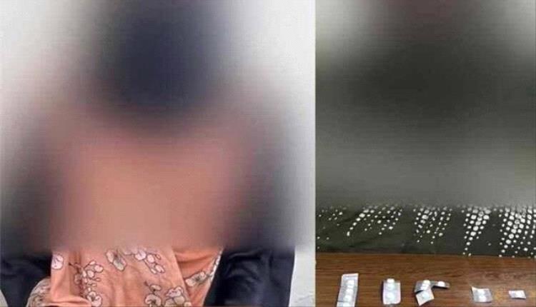 ضبط امرأتين بحوزتهما حبوب مخدرة في المنصورة