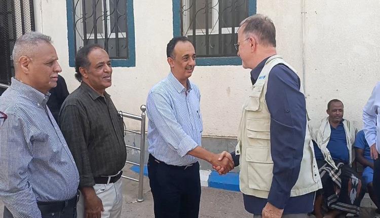 مدير صحة عدن يستقبل نائب المدير التنفيذي لليونيسيف ويتفقدان مجمع البساتين الصحي بدارسعد