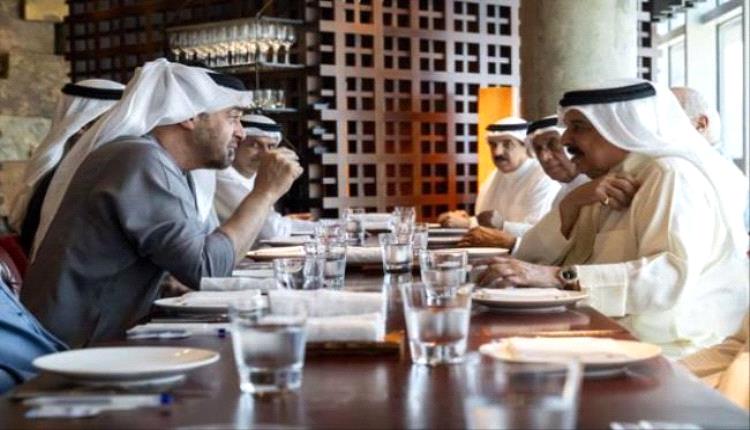 رئيس الإمارات وملك البحرين يبحثان التطورات الإقليمية