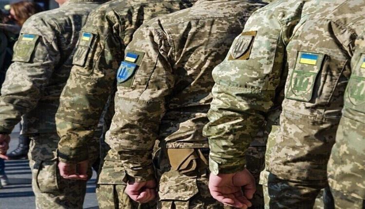 متحدثة زيلينسكي السابقة تندد بالتجنيد القسري وتطالب بإنهاء النزاع..