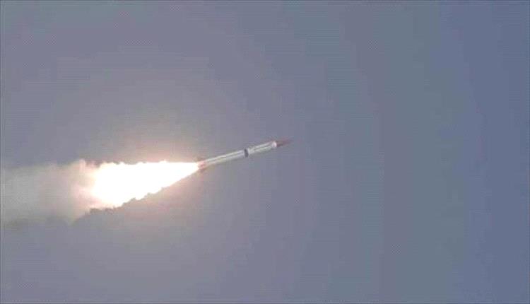 مليشيا الحوثي تطلق 5 صواريخ بالستية باتجاه باب المندب
