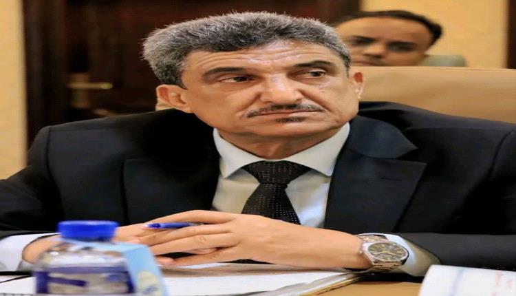 أحترم هذا الرجل كثيرًا، وتربطني به علاقة ودّ وحلم مشترك.  

