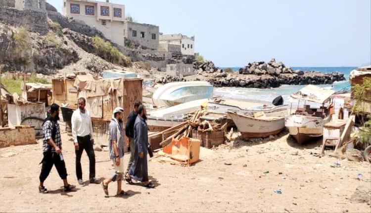 مدير عام التواهي يتفقد موقع إنشاء مقر سقيفة حراج الصيادين بساحل رامبو