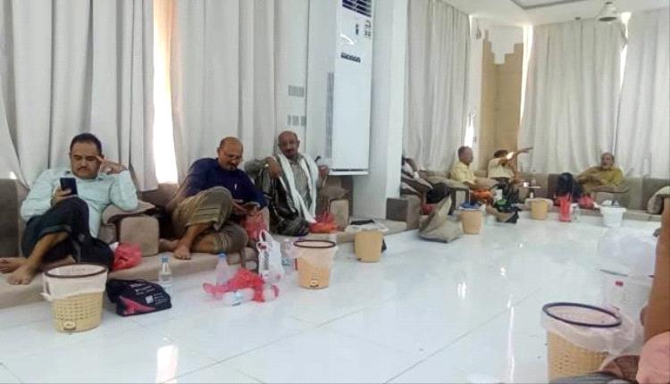 هرهرة وبازرعة يزوران ديوان الشيخ النقيب في بئر فضل