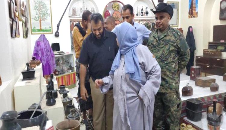مدير عام التواهي يزور متحف بيت الموروث الشعبي ويؤكد أهمية الحفاظ على التراث الثقافي