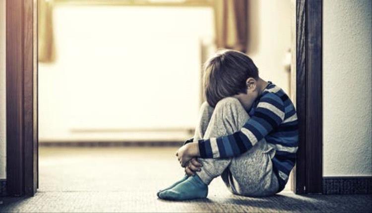 صدمات الطفولة قد تعيد تشكيل الدماغ وتقلل الإحساس بالمتعة