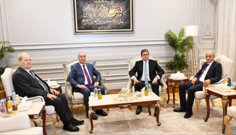 رئيس المخابرات المصرية يبحث مع الشيخ ملفي الانتخابات والضفة
