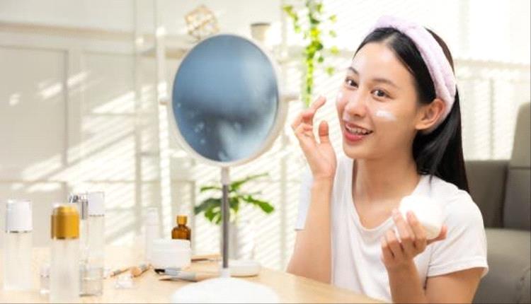من البشرة الزجاجية إلى الذكية.. هكذا تتغير قواعد الجمال الكوري