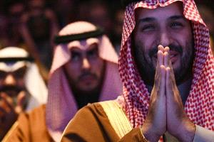 كواليس تعليق الضربات الأمريكية.. هل رضخ ترامب لضغوط بن سلمان بشأن أهداف إيران؟