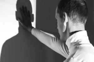 بكتيريا الأمعاء والشخصية السيكوباتية.. دراسة ترصد رابطاً مفاجئاً