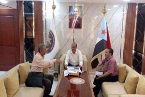 هرهرة يلتقي الكاتب والباحث نجمي عبدالمجيد ويطمئن على صحته
