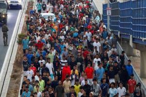 ارتفاع الوفيات جراء اندفاع المهاجرين من المغرب لسبتة إلى 72 شخصا