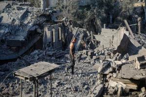 قتلى وجرحى في غارات إسرائيلية مكثفة على غزة