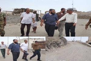 مدير عام التواهي يتفقد مشروع تأهيل ورصف طريق رأس مربط ويؤكد أهمية استكمال المشروع لخدمة المواطنين ( صور )