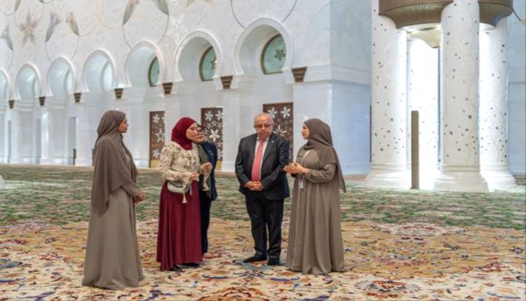 وزير خارجية غواتيمالا يزور جامع الشيخ زايد الكبير في أبوظبي