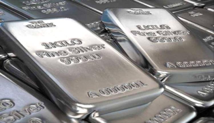 أسعار الفضة تهبط بنسبة 16% مع تزايد قوة الدولار