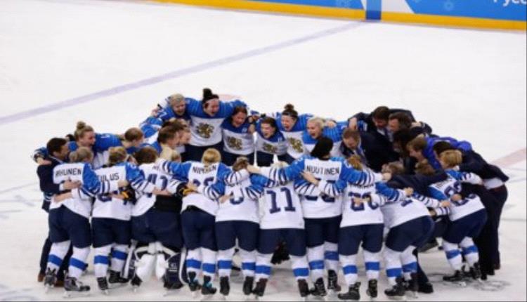 فيروس غريب يضرب لاعبات منتخب فنلندا لهوكي الجليد قبيل مواجهة كندا..