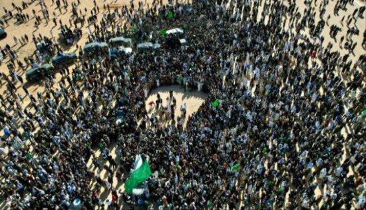 نجل القذافي يعلق على جنازة سيف الإسلام