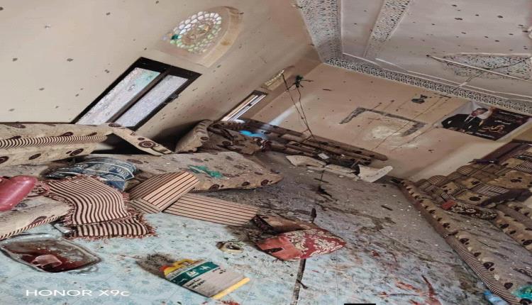 تعز : رمي قنبلة يدوية إلى داخل ديوان مزدحم بالمخزنين بتعز