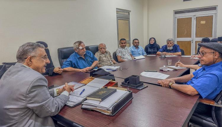 الوكيل عبدالملك يعقد اجتماع مع مدراء وموظفي قطاع الإنتاج الزراعي 