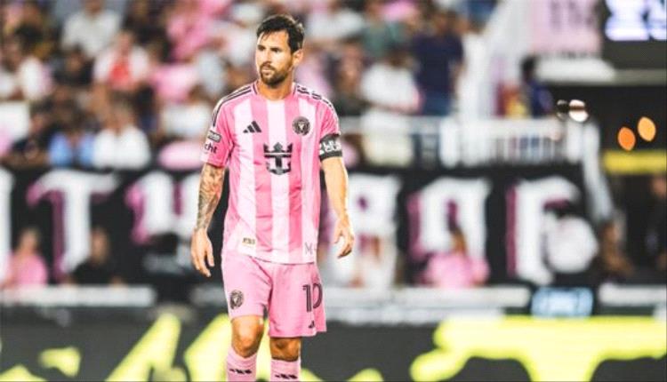 إنتر ميامي يعلن تعرض ميسي لإصابة قوية في الركبة..