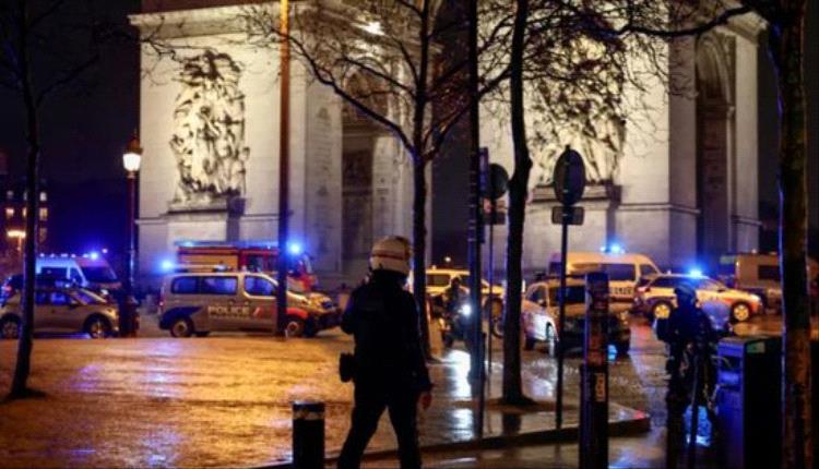 هجوم بسكين على عناصر الدرك في ساحة الإليزيه