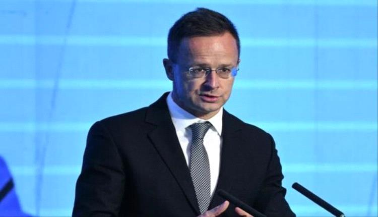 سيارتو لزيلينسكي: لن نعطي أموال الهنغاريين لأوكرانيا