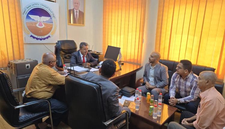 وحدة جمع المعلومات المالية وهيئة المواصفات والمقاييس تعقدان اجتماعاً تنسيقياً