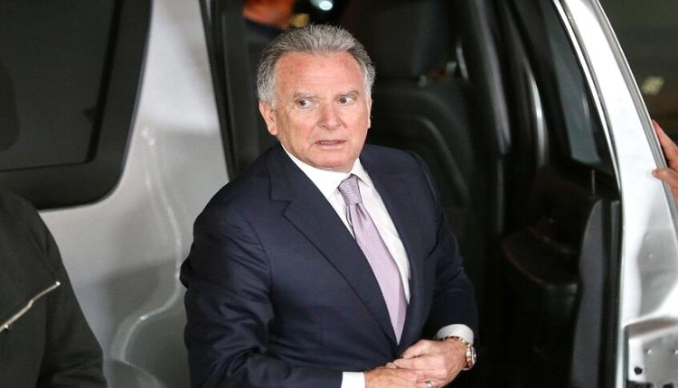 ويتكوف يكشف عن 