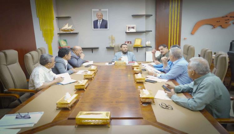 وزير الدولة يرأس اجتماعًا موسعًا لمناقشة الإجراءات والخطوات الإصلاحية في قطاعي النقل والطرق