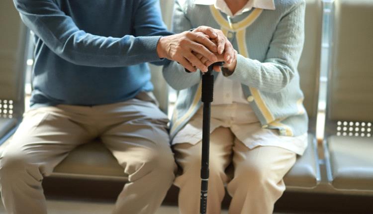 طبيبة: لكل شخص "ملف شيخوخة" خاص به