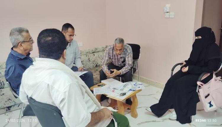 بحضور اللجنة المكلفة اجراء عملية الاستلام والتسليم لمهام اللجنة ا..