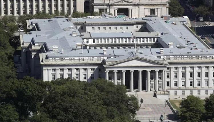 واشنطن تفرض عقوبات جديدة على 30 فردا وكيانا وسفينة لبيع النفط الإيراني ودعم برامج الصواريخ