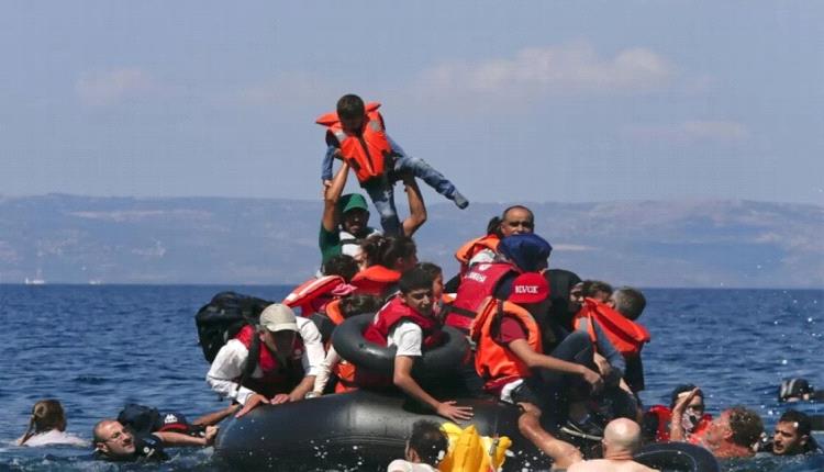 مصرع عدد من المصريين واختفاء آخرين جراء غرق مركب في البحر