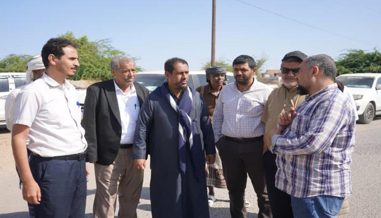 بتوجيهات وزير الأشغال العامة والطرق: تسليم موقع مشروع خط جعار–باتيس بأبين الى الجهة المنفذة ضمن خطة تطوير البنية التحتية للطرق