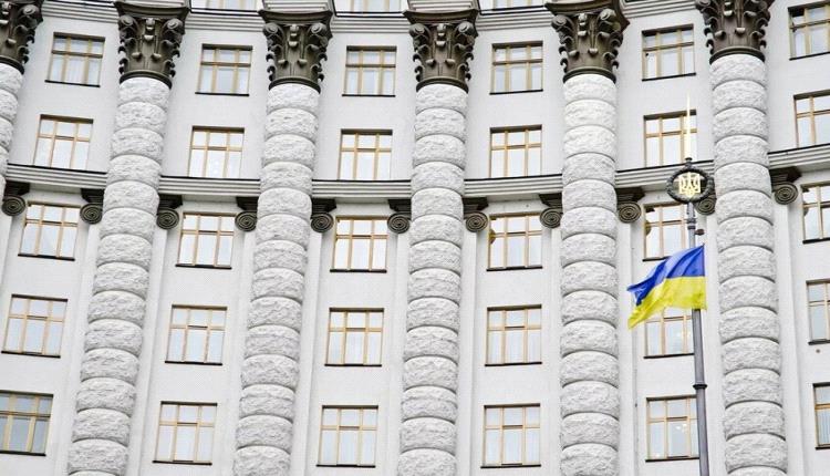 خبير يوضح سبب محاولة لندن وباريس تزويد كييف بأسلحة نووية في هذا الوقت بالذات