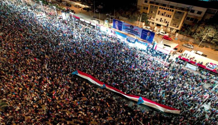 أبناء الجنوب يحتشدون في العاصمة عدن بمليونية الثبات والقرار الجنوبي(بيان)
