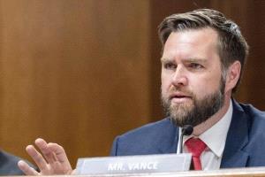 فانس: أوروبا تضر بنفسها بتقويض مصالحها  