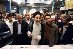 "إرنا": خبر مغادرة خاتمي لإيران مفبرك