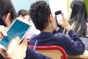 بوليفيا تحظر استخدام الهواتف المحمولة داخل الفصول الدراسية