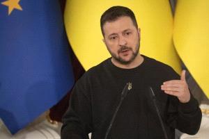 "أتلانتيك": المقربون من زيلينسكي يخشون إغلاق "نافذة الصفقة" مع روسيا بحلول الربيع