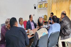 بتوجيه من الوزير السقطري 
المستشار الفني لوزارة الزراعة والأسماك يعقد اجتماع مع السلطة المحلية بمحافظة سقطرى 