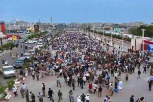 موائد إفطار في ساحة العروض لحشود مليونية الثبات والقرار