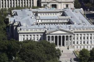 واشنطن تفرض عقوبات جديدة على 30 فردا وكيانا وسفينة لبيع النفط الإيراني ودعم برامج الصواريخ