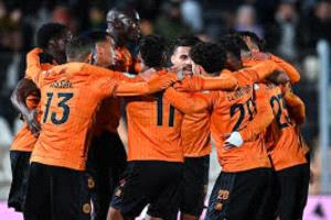 بركان يخسر أمام باور ديناموز في زامبيا ويؤجل حسم تأهله للجولة الأخيرة