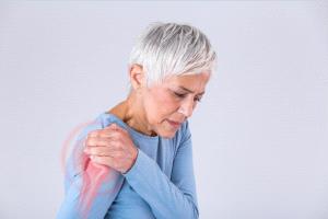 الوصفة الأمثل للحفاظ على قوة وصحة العظام مع التقدم في العمر