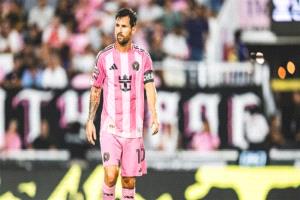 إنتر ميامي يعلن تعرض ميسي لإصابة قوية في الركبة