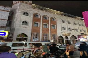 وفاة عامل سقط من أعلى مسجد حامد في كريتر